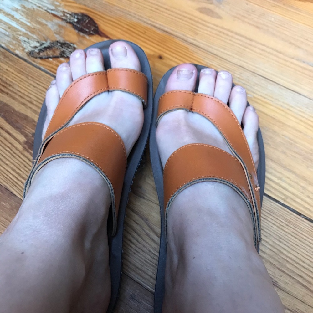 Baja Tan Toe Loop Sandal, EUC, 6/4 - Picture 12 of 12